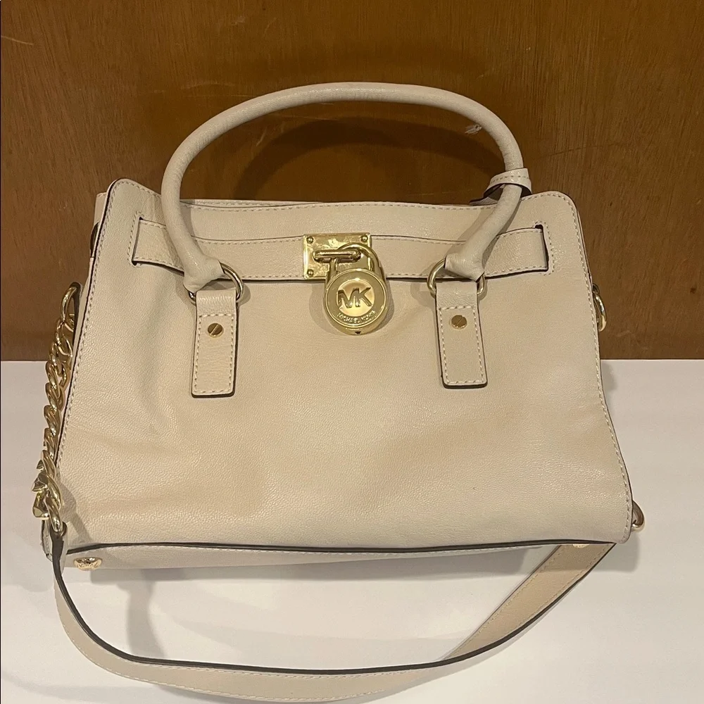 Michael Kors Hamilton Crossbody -Cream - Picture 6 of 9